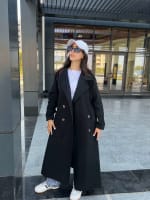 Long trench coat in black 