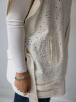 Broderie Anglaise vest