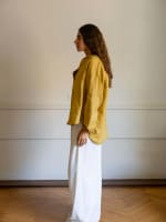 The soft glow top-mustard