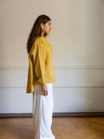 The soft glow top-mustard