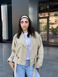 Cropped trench coat in beige