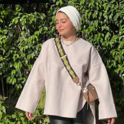 Miren top in beige 
