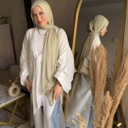 Front tie cardigan in white 