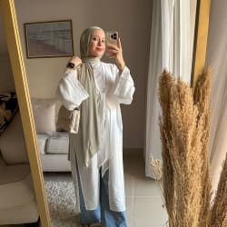 Front tie cardigan in white 