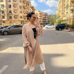 Flowy cardigan in cafe 