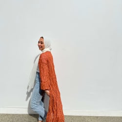 Pleated kimono in ginger 