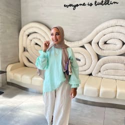 Basic top in baby blue 