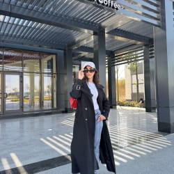 Long trench coat in black 