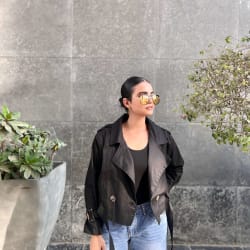 Cropped trench coat in black