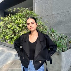 Cropped trench coat in black