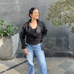 Cropped trench coat in black