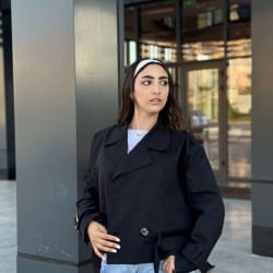 Cropped trench coat in black