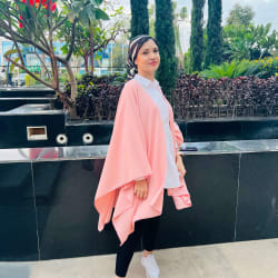 Lissa cape in pink