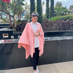 Lissa cape in pink
