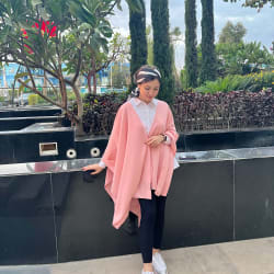 Lissa cape in pink