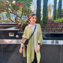 Lissa cape in mint green