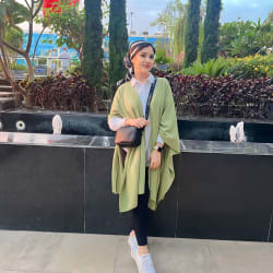Lissa cape in mint green