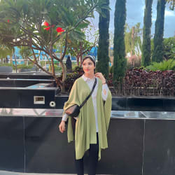 Lissa cape in mint green