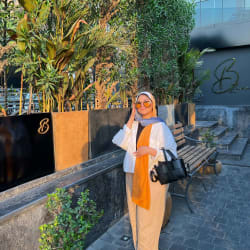 Flowy pants in latte