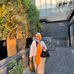 Flowy pants in latte