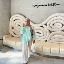Flowy pants in beige 