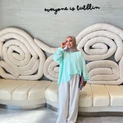 Flowy pants in beige 