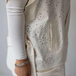 Broderie Anglaise vest