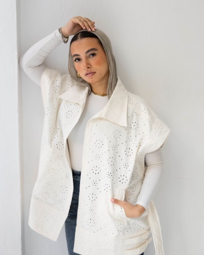 Broderie Anglaise vest