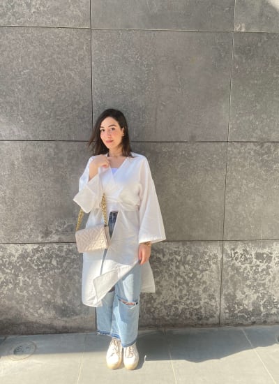 Front tie cardigan in white  Image