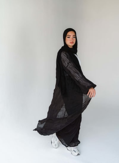 Chiffon Pleated kimono in black  Image