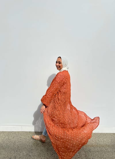 Pleated kimono in ginger  Image