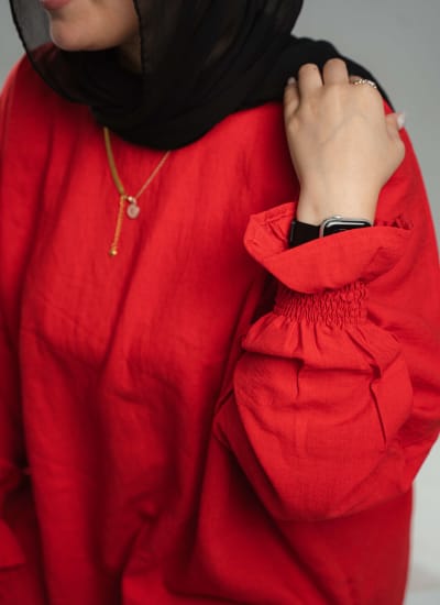 Basic top in red Image