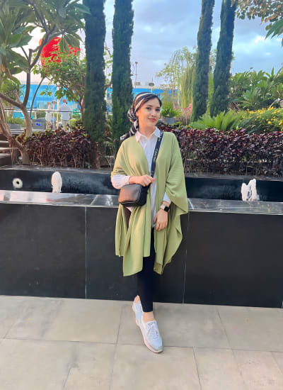 Lissa cape in mint green Image