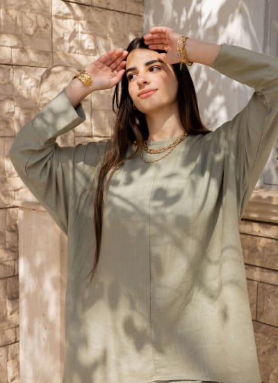 Sophia top _ olive Image