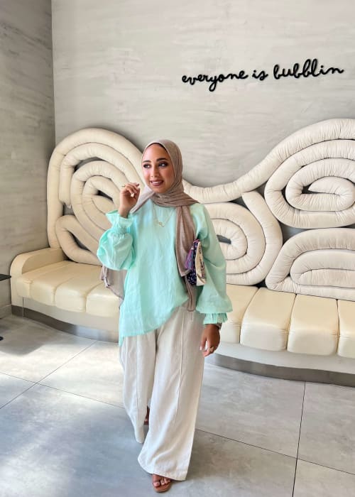 Basic top in baby blue 
