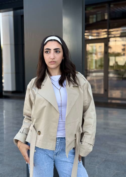 Cropped trench coat in beige