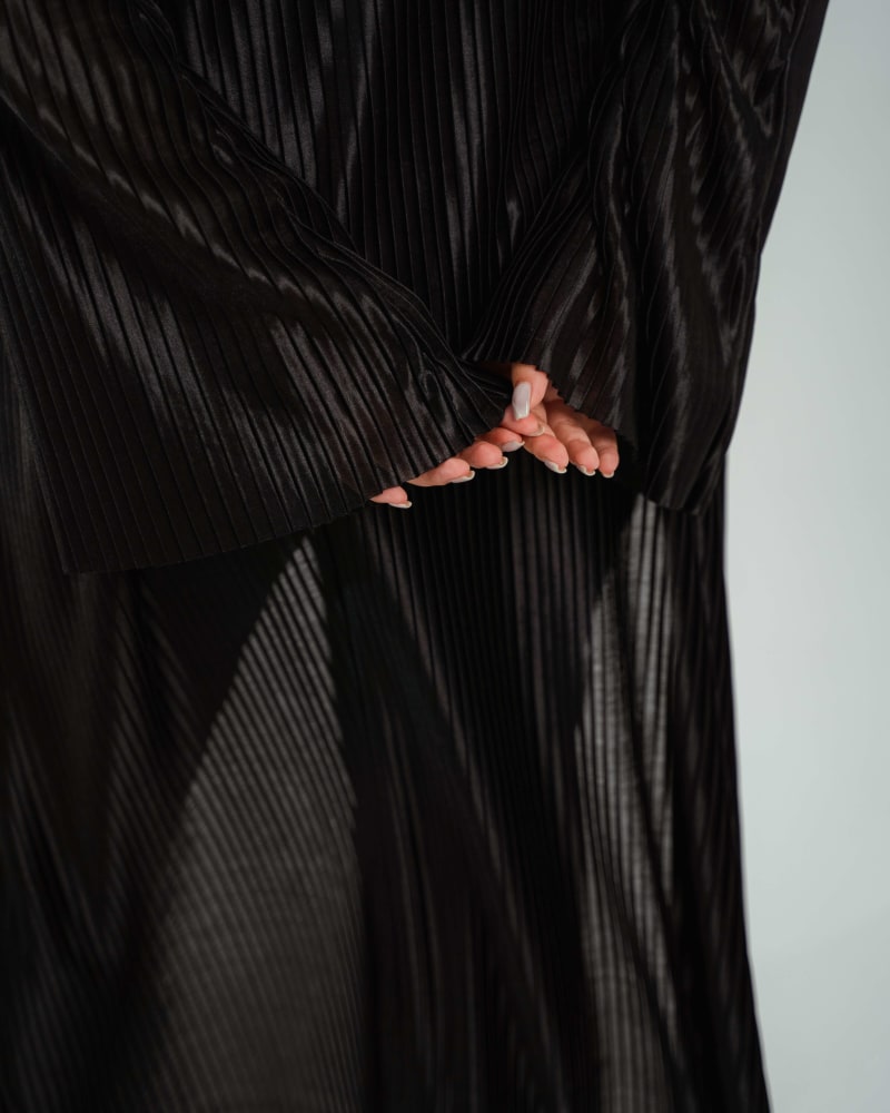 Elegance pleated kimono in black