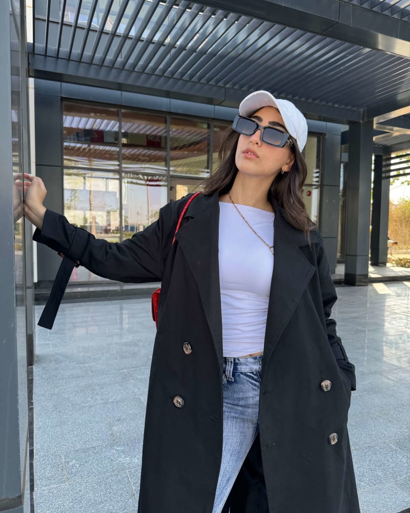 Long trench coat in black 