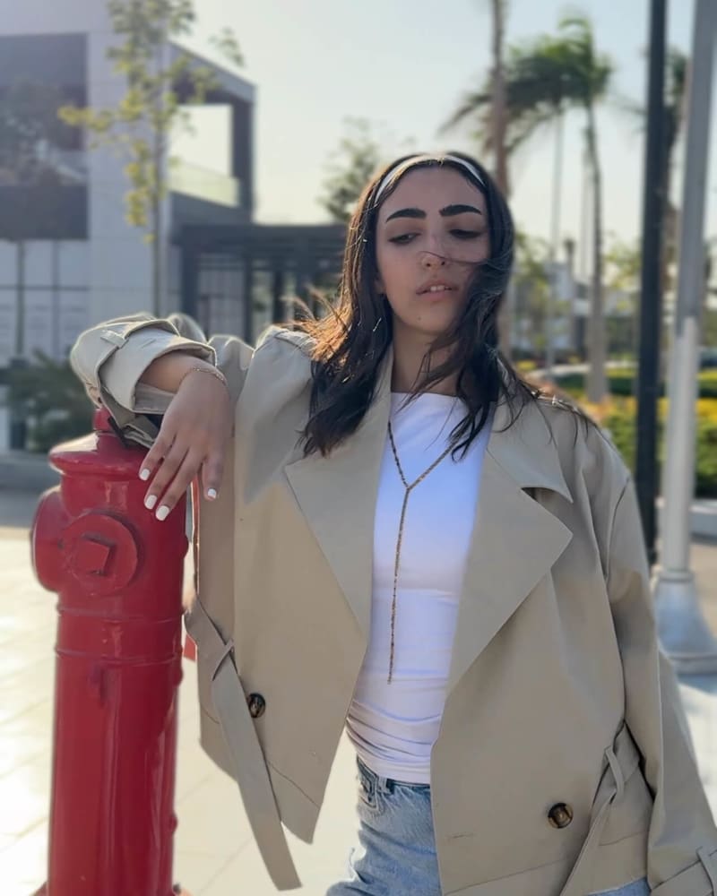 Cropped trench coat in beige