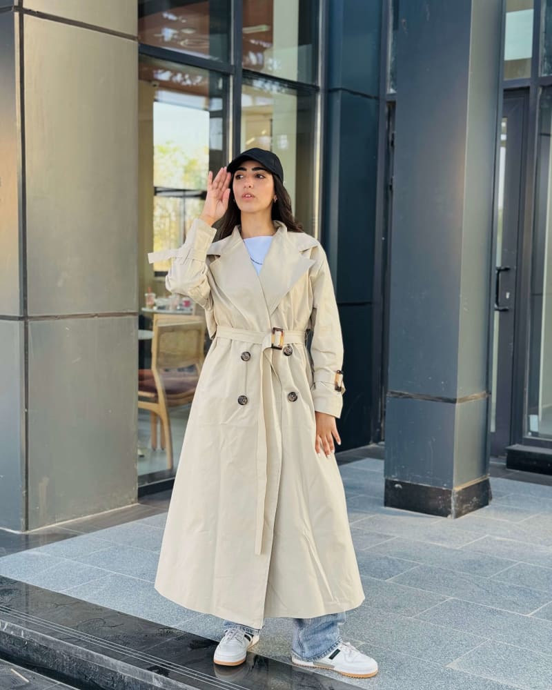 Long Trench coat in beige 