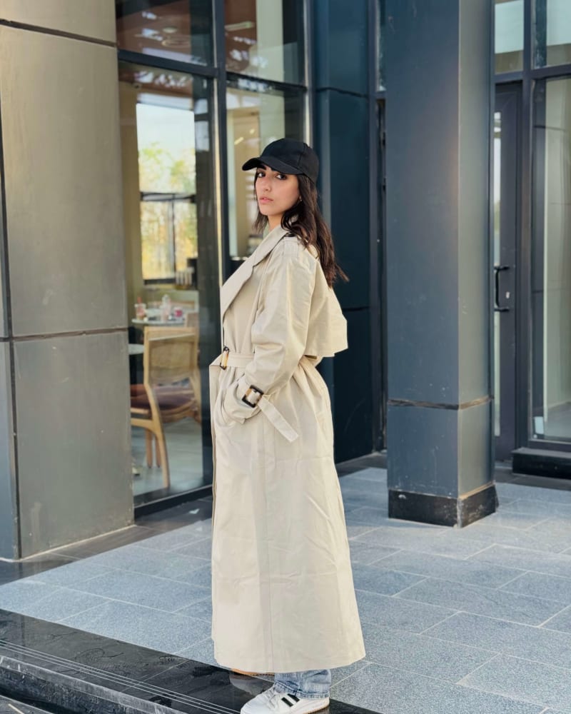 Long Trench coat in beige 