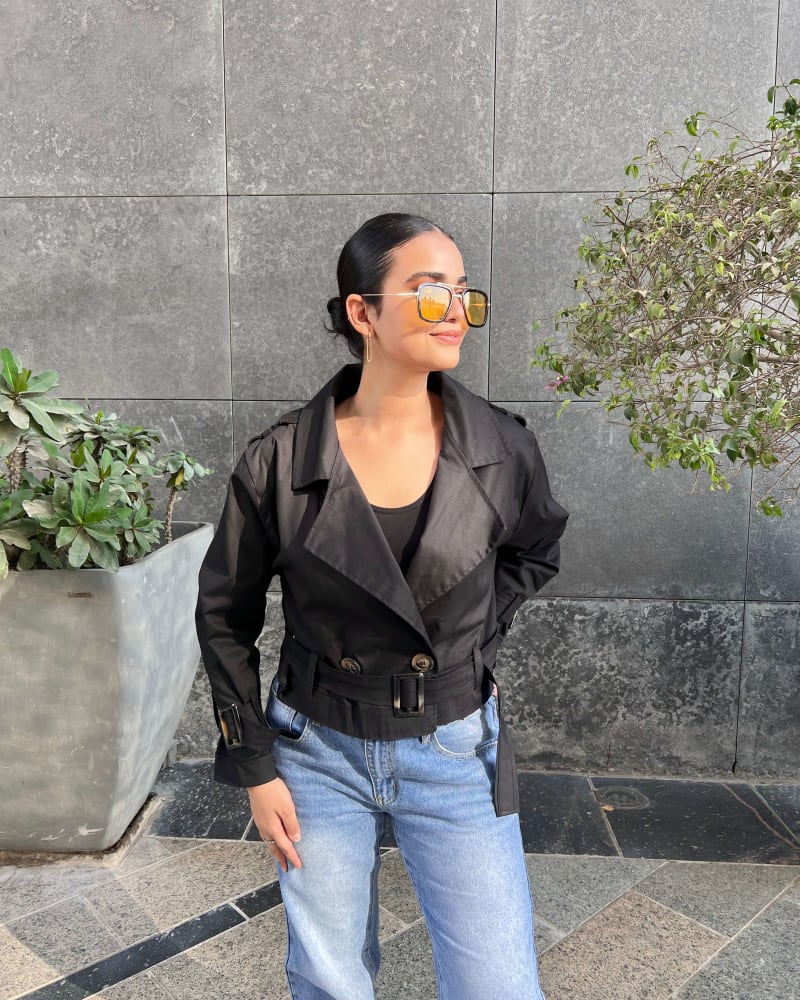 Cropped trench coat in black