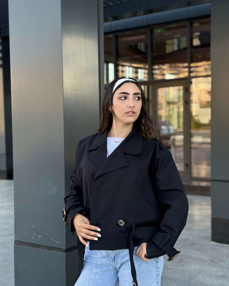 Cropped trench coat in black