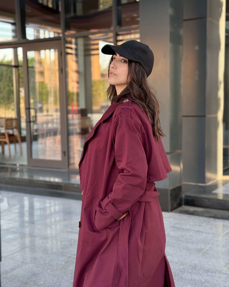 Trench coat in burgundy 