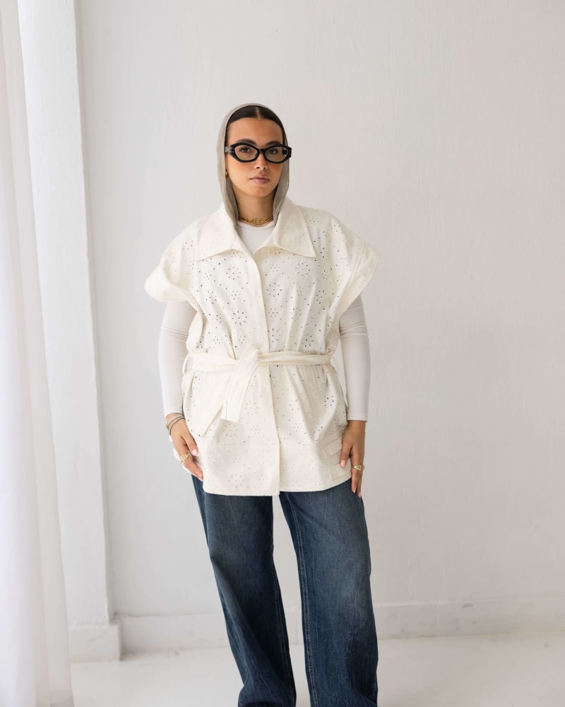 Broderie Anglaise vest