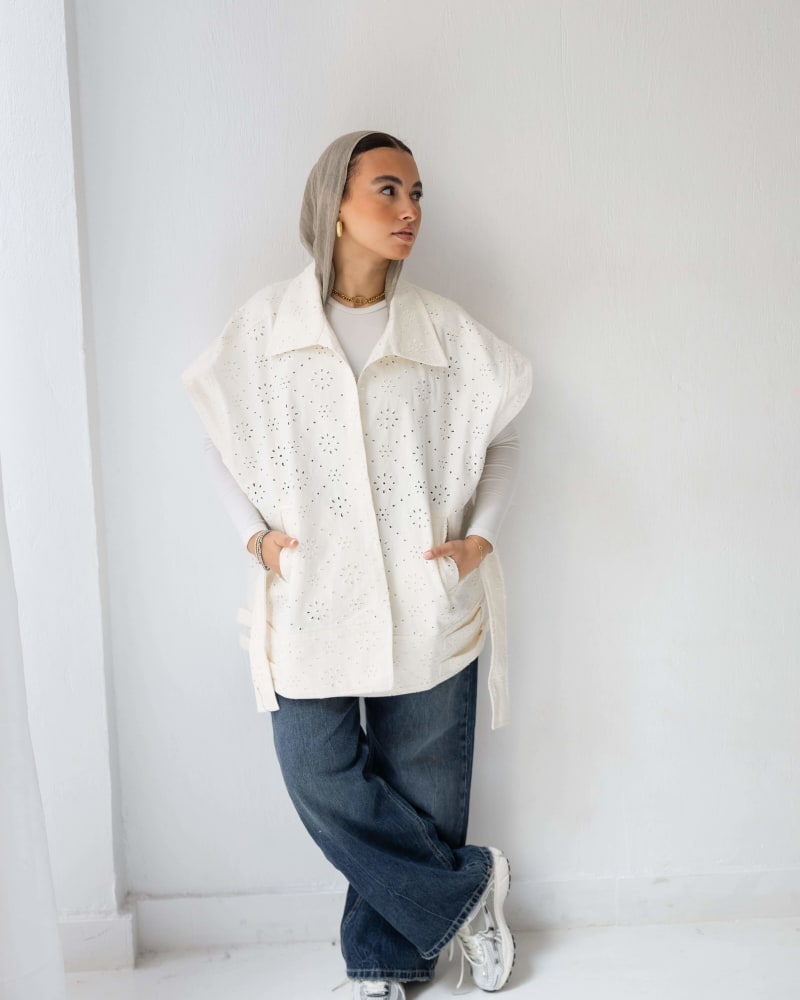 Broderie Anglaise vest