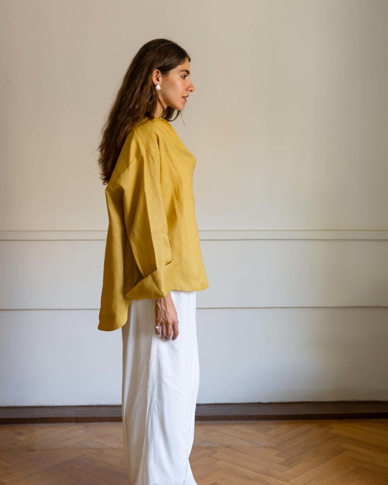 The soft glow top-mustard