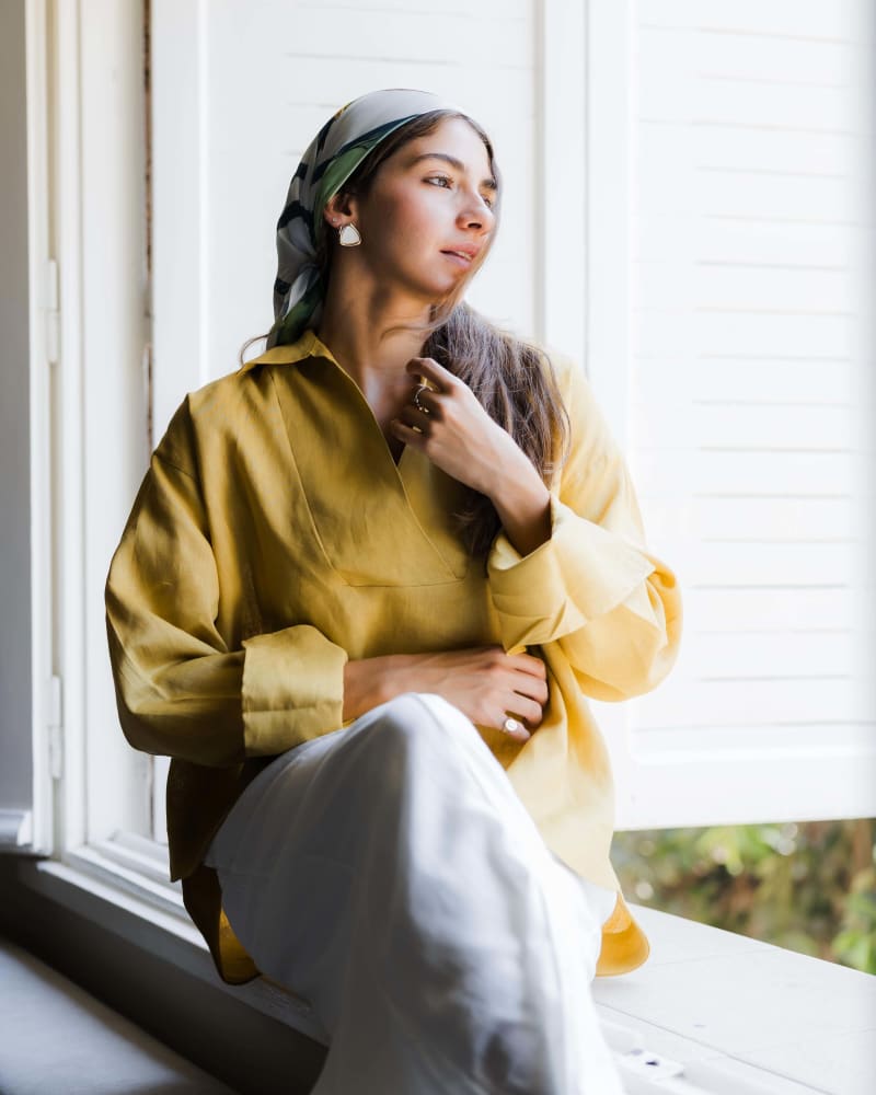The soft glow top-mustard
