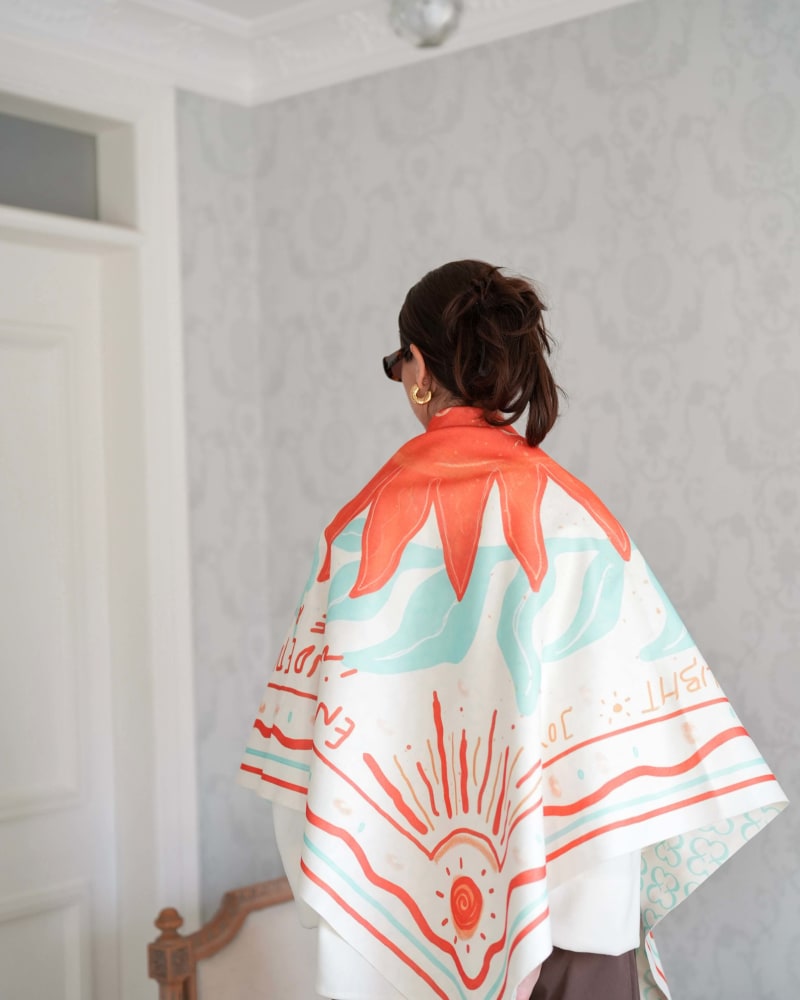 Sunlight scarf