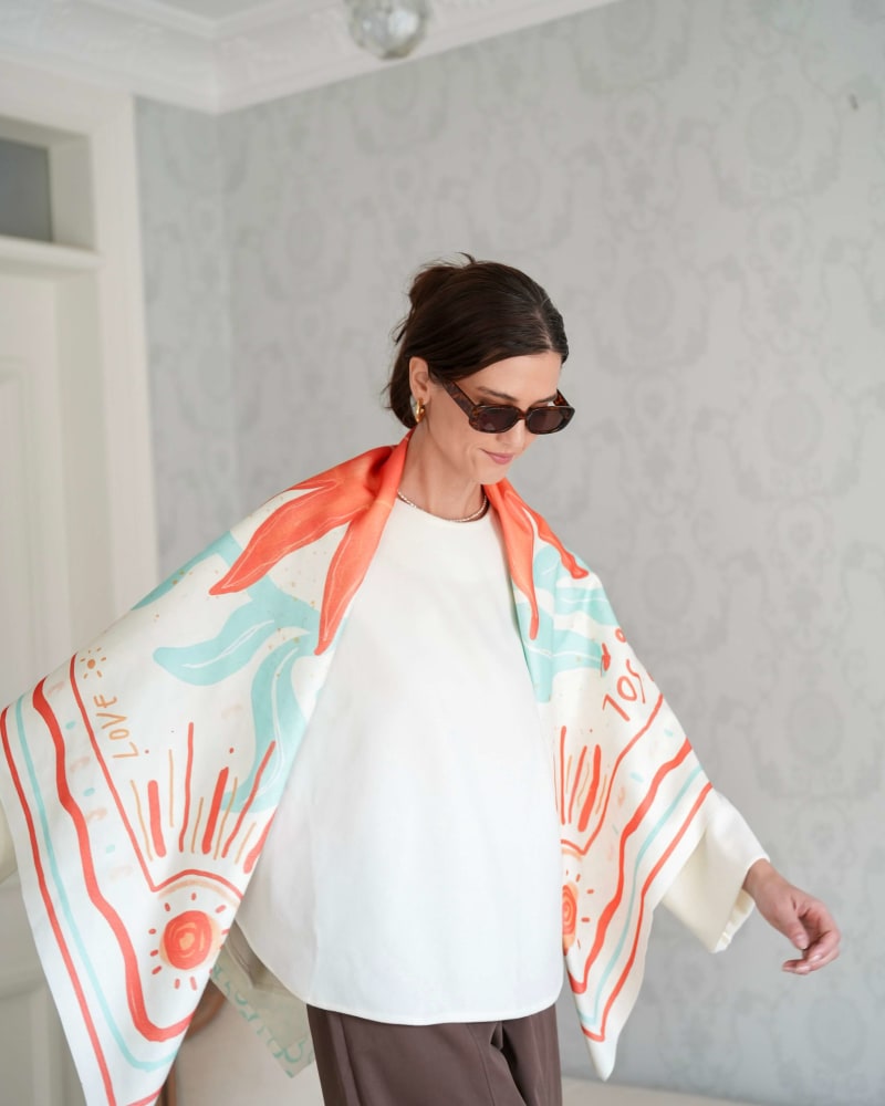 Sunlight scarf